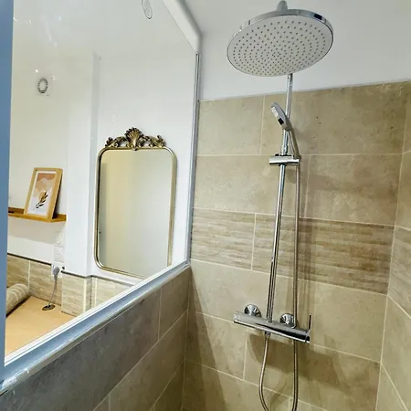 Lumineux Et Calme Et Commerces Appartement *