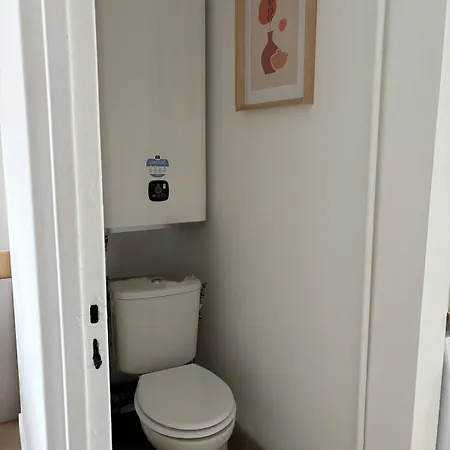 Lumineux Et Calme Et Commerces