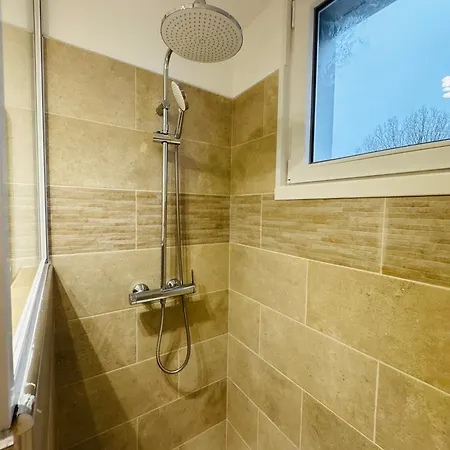 Apartment Lumineux Et Calme Et Commerces *